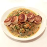 ラミティエ - 本日のランチ 1200円 のホタテのポワレ ガルビュール添え(野菜と生ハムと白インゲン豆の煮込み)(+100円)