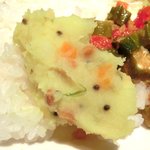 スパイスカフェ - ペアカレーランチ 1350円 のマッシュポテト