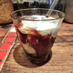 スパイスカフェ - ペアカレーランチ 1350円 のアイスコーヒー