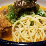 雨は、やさしく - 麺のアップです。