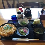 奈香屋 - かつ丼全景。