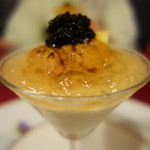 シャテール - ホワイトアスパラのヴァバロワ　フレッシュキャビア＆無添加ウニのカクテル仕立て