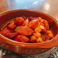 sangria 青山店 - ガルバンゾとチョリソーのソテー