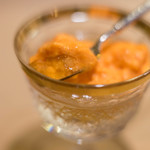 うを徳 - 紅椒（パプリカ）ムウス＋<魚荒>（あら）骨邊肉（あら）の魚凍（にこゞり）