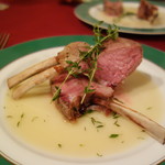 シャテール - ロゼール産仔羊ロース肉のロティ