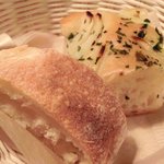 ラ スフォリーナ - メニューピッコロ<平日限定> 1400円 のフォカッチャ