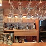 ラ スフォリーナ - 店内のテーブル席の風景です