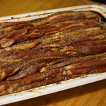 溢彩流香 - 仕込み中の干し肉を見せてくれました