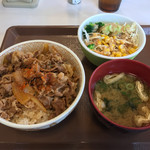 すき家 - 牛丼並サラダセット