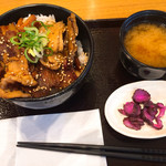 肉の沼田 - 豚丼 690円＋税