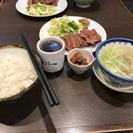 牛たん炭焼き 利久 - 牛タン定食(1.650円)