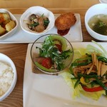 ナチュラルカフェ 四つ葉のクローバー - 