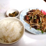 新来軒 - ホルモンライス　900円