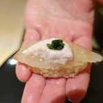 寿しの吉乃 - カワハギ肝乗せ