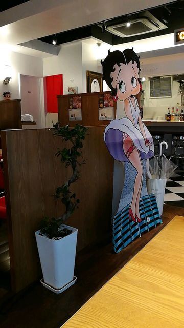Closed]BETTY BOOP DINER - Uchisaiwaicho/American | Tabelog