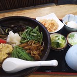 ゑがほ食堂 - 冷やし山菜たぬきそば