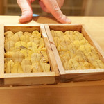 東麻布 天本 - 唐津黒うに（赤ウニの色が黒いもの）