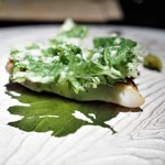 エクアトゥール - マナガツオの炭火焼き　大葉とあしたばのフリット