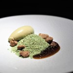 エクアトゥール - わらび餅　ピスタチオのアイス　ピスタチオとメレンゲのクランブル　黒蜜