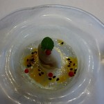 ミクニ - パッションフルーツのパルフェ　ライチのジュレとライチソルベ添え