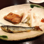 鮨 波やし - ゲソ焼、鮪脳天焼、稚鮎