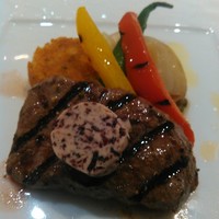 アンティコ　カステッロ - サクラ肉のステーキ