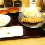 牛ロースカツ膳並1382円 130グラム