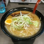 麺2000 - こってり味噌ラーメン たっぷりの野菜が隠れてます。