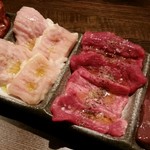 本格焼酎と炭火ホルモン焼き 新井家 - お好み4種盛り(ホルモンうまし！)