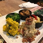 チーズとお肉の研究所 岐阜チーズラボ  岐阜駅前店 - タパス盛り合わせ