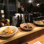 居酒屋 磯飯倶楽部 - 大皿料理は3種類で各350円