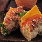 うつわcafeと手作り雑貨の店 ゆう - サンドはチキン、サーモン、キノコから選べるので、
      ボキはチキンサンドにしてもらいました。
      パンが香ばしく焼かれていてとっても美味しい～♪