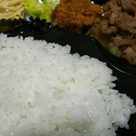 ランチタイム - 日替り¥450(肉じゃが、から揚げ)