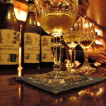 バー クラスター - シェリー酒を頼んだらベルモットを勧めるマニアックなマスター、困った人だ。