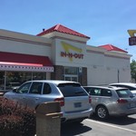 In-N-Out Burger - にぎわっているお店♪