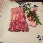 じどりや 穏座 - 生でもイケる鶏たち