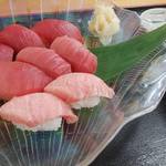 みなと市場 小松鮪専門店 - 「マグロ握り」
