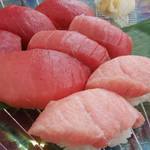 みなと市場 小松鮪専門店 - 「マグロ握り」