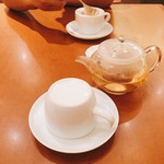 トゥ・ザ・ハーブズ - TO THE HARBSはデザートとのセットで@180円。カフェオレは通常価格の370円でオーダー。