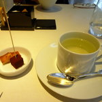 レストラン リューズ - ハーブティとミニャルディーズ