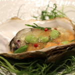 RESTAURANT hidamarino - ●牡蠣ガスパチョ オカヒジキの上に盛り付けられた 北海道「仙鳳趾産牡蠣」 トマトジュレ シーアスパラ青野菜