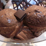 バニラビーンズパルフェ　チョコレートたっぷり！