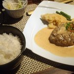 旬菜ステーキ処 らいむらいと - らいむらいと風ハンバーグ