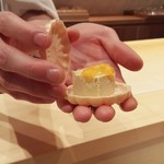 銀座 しのはら - フォアグラ最中（マンゴー）