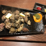 Yamauchi Noujou - 地鶏の炭火焼 黒胡椒・バター