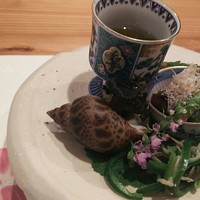 源勘 - 4,000円おまかせ   バイガイの煮付け･モズク･万願寺トウガラシと椎茸の煮浸し･アクワラビ･ピーマンとちりめん山椒