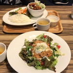 Botanical Garden SARU CAFE - 