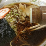 特一 - 同じ画像みたいだな。特一も良く言えば普通のラーメン・・・