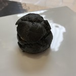 クイントカント - 竹炭のビニエ フォアグラとレモンのマルメッラータ