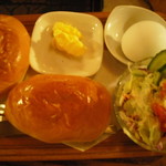 ロールパンのモーニングセット